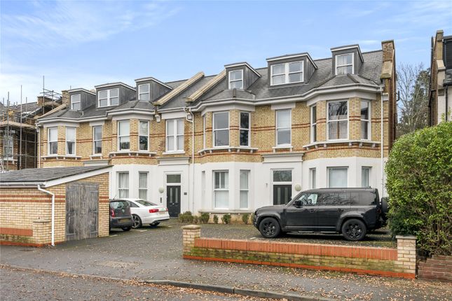 2-bed flat on Flat 6, Hadleigh House 51-53,, The Avenue, Surbiton, £550,000
