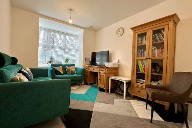 23, Simmons Crescent, West Midlands photo 2