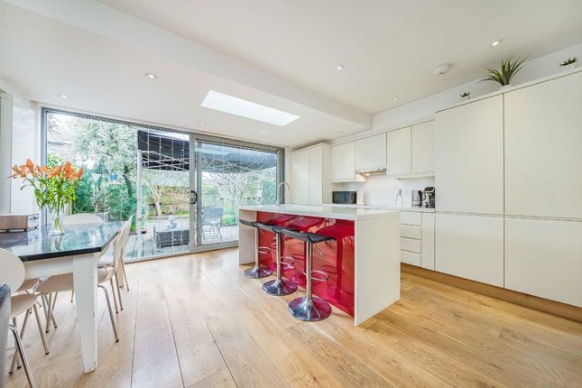 2, The Cedars, Teddington photo 3