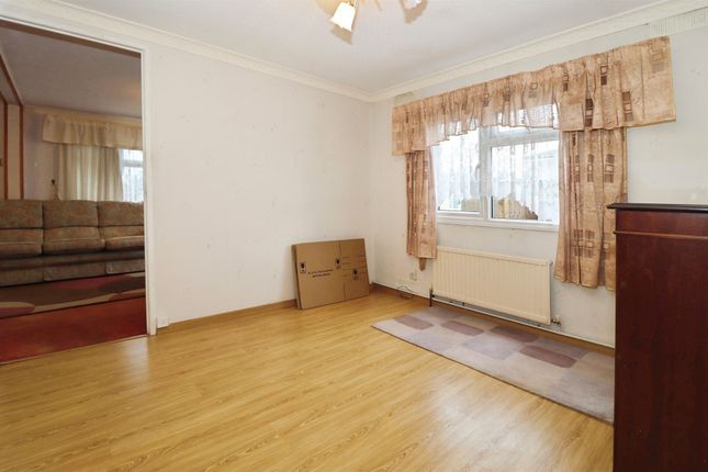 109, Avonsmere Residential Park, Bristol photo 2