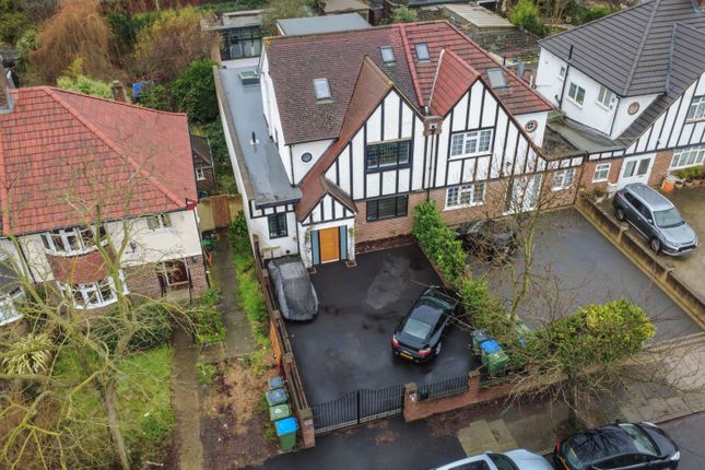 40, Woolacombe Road, London photo 3