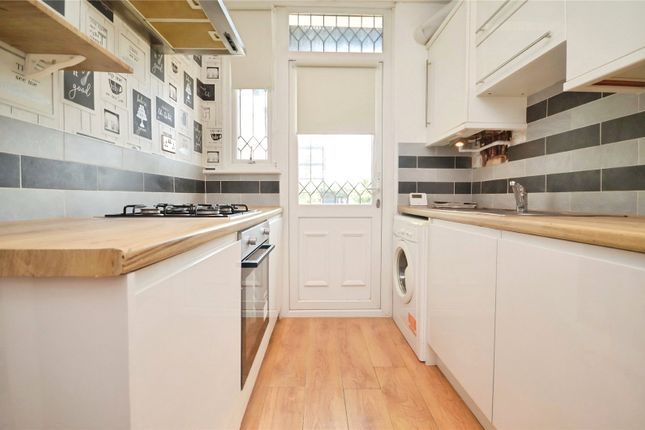1, Grove Court, Upminster photo 3