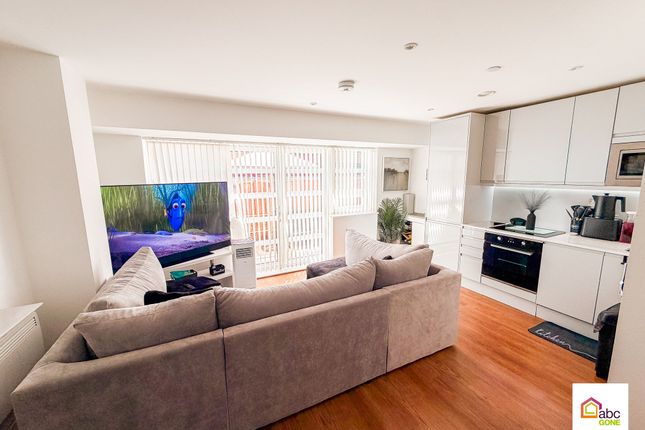 Flat 1, Dalwood House, Romford photo 2