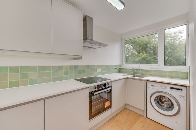 49 Storthwood Court, Sheffield photo 3