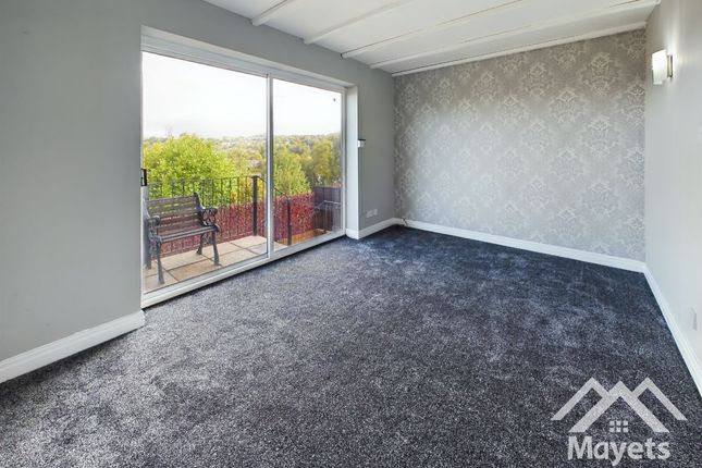 37 Cranshaw Drive, Blackburn photo 2