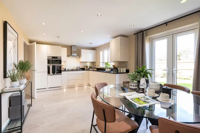 Taylor Wimpey - Weldon Manor at Priors Hall Park
