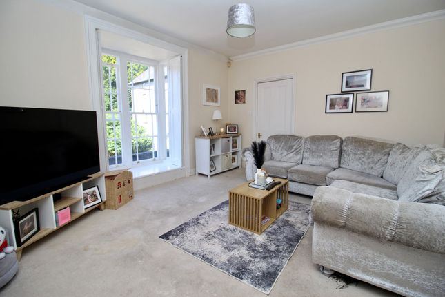 Flat 3, Woodfield House, Havant photo 4