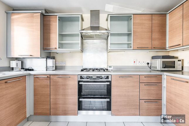 3, Red Deer House, Periwood Crescent, Greenford photo 4
