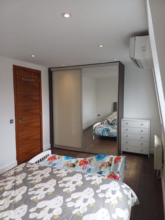 Flat 24 Tudor Court 2, Crewys Road, Greater London photo 4