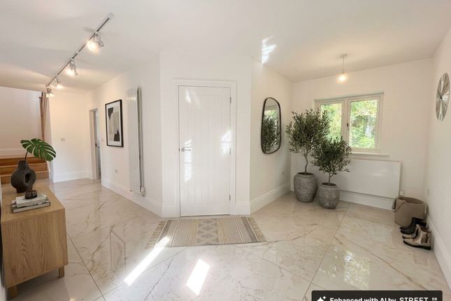 151, Worsley Road photo 2