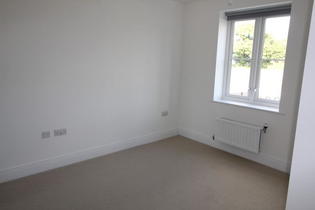 6 Langford House, Carey Lane, Waterlooville photo 4