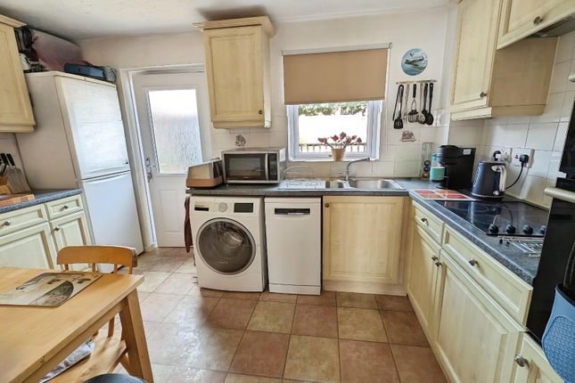 62, Paddock Close, Bristol photo 4
