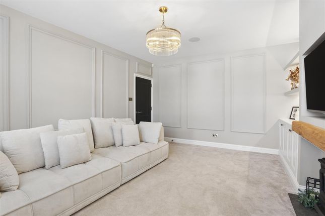 35, Castlemaine Avenue, Ewell photo 4