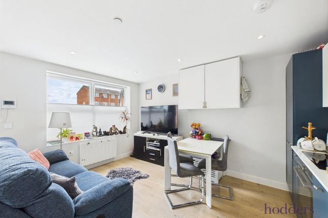 Flat 3,, Nexus, Chertsey photo 2