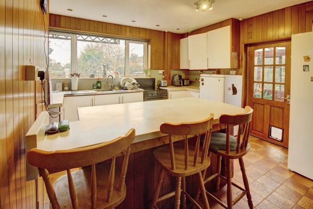 4, Knoll Close, Burntwood photo 4