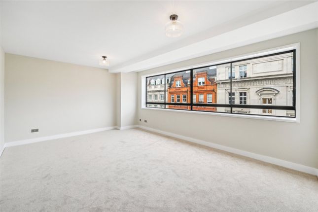 Thumbnail Flat to rent in Harley Street, London