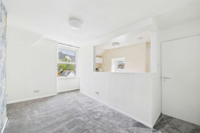 Flat 4, Wellington Court, Torquay photo 3
