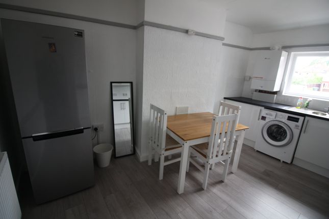 Flat to rent in Prior Deram Walk, Canley, Coventry