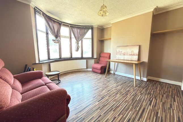 16, Farley Hill, Luton photo 2
