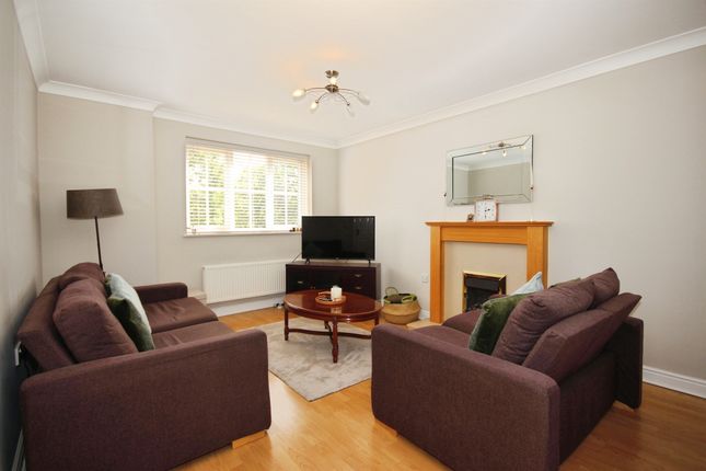 24, Wilmhurst Road, Warwick photo 2