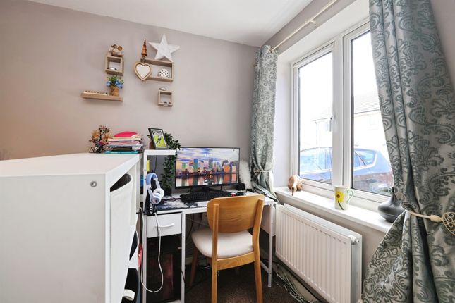 49, Ramsay Road, Calne photo 4