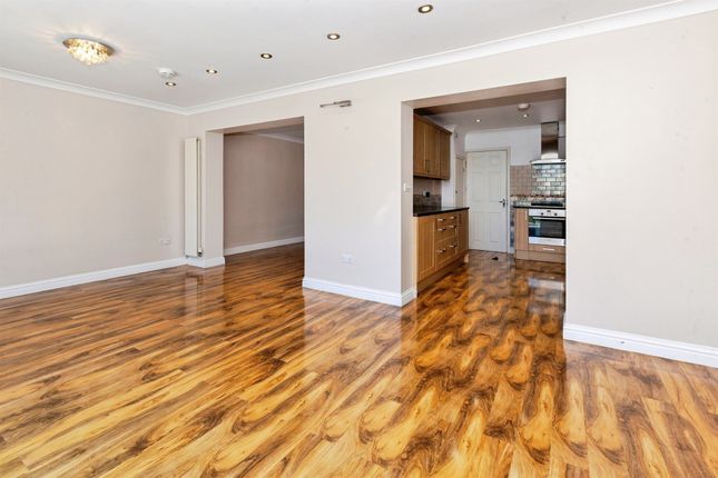 Cippenham Lane, SLOUGH photo 3