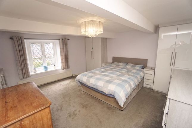 Cottage to rent in Markland Hill, Bolton