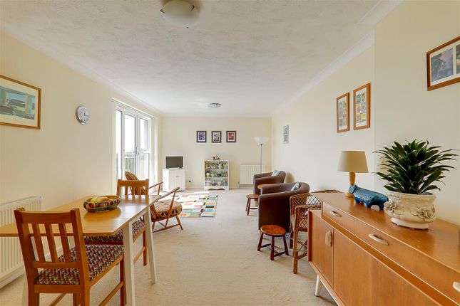 Flat for sale in Cardinal Court, Grand Avenue, Worthing