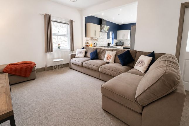 35, Romilly Crescent, Dyfed photo 2