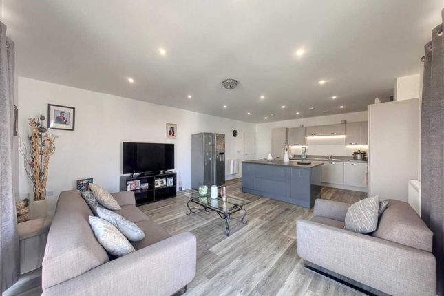 6, James House, Brightlingsea photo 2