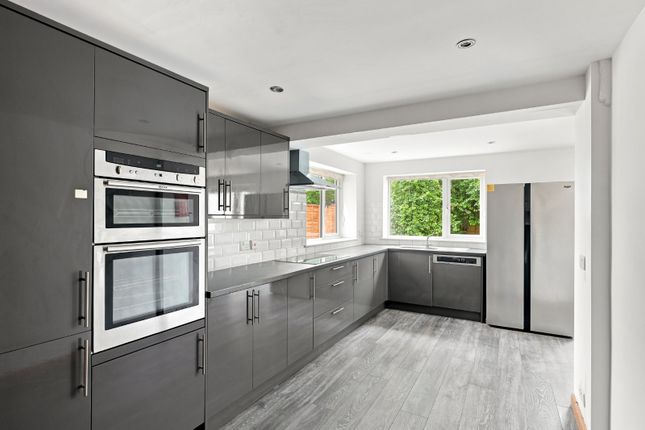 8, Pinewood Hill, York photo 4