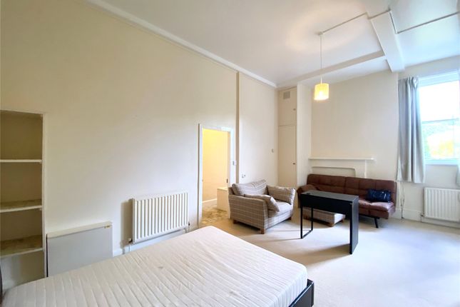 10, Sandhurst Lodge, Crowthorne photo 3