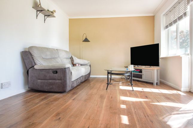 9, Farmlands Court, Polegate photo 2