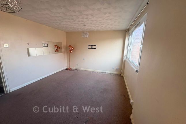 51, Lumsden Road, Southsea photo 3