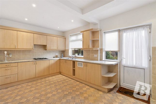 St. Marys Lane, Upminster photo 3