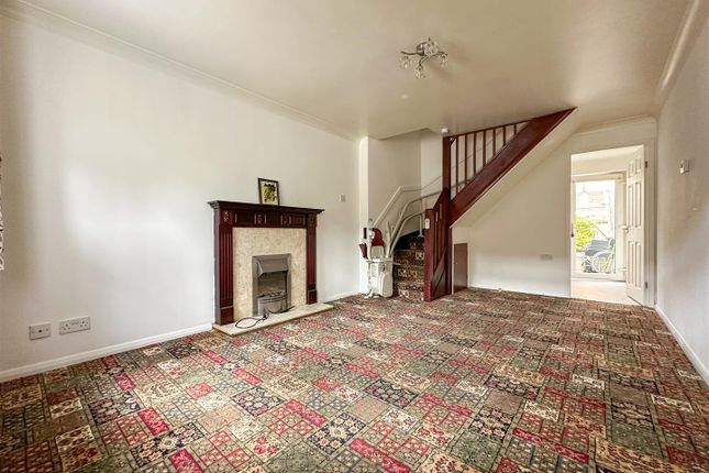 39, Springfield Court, Leek photo 2