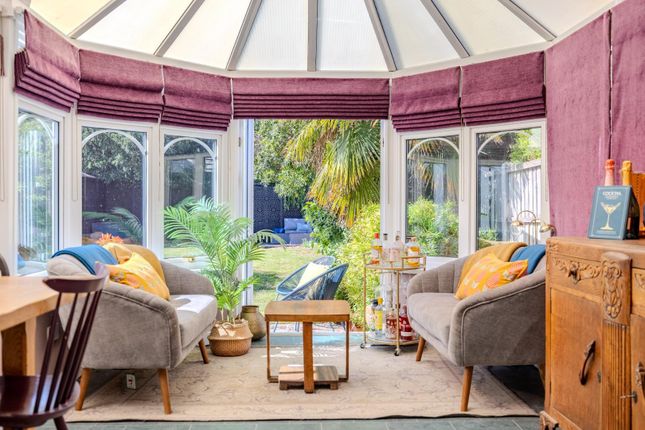 19, Dale Road, Leigh-On-Sea photo 4