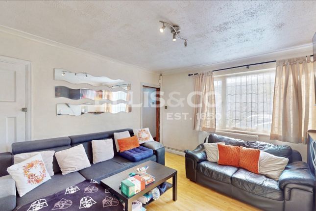 17, Berkeley Avenue, Greenford photo 4