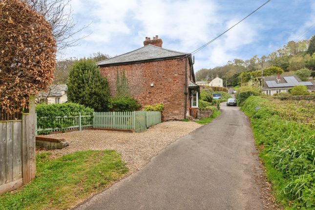 2, Willow View, MINEHEAD photo 2