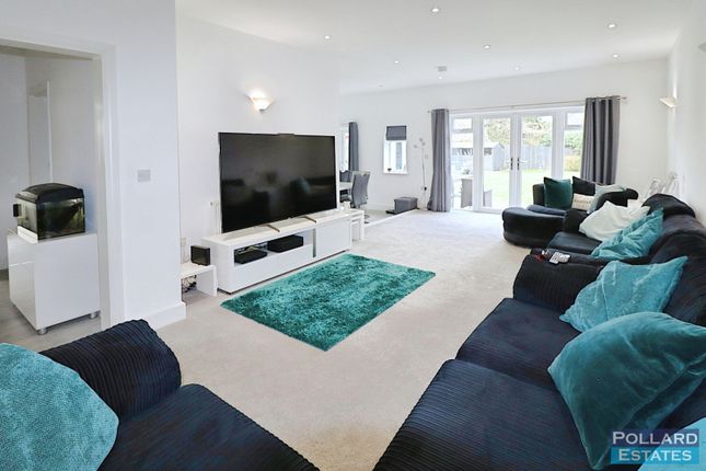 21, Springvale, Rainham photo 2