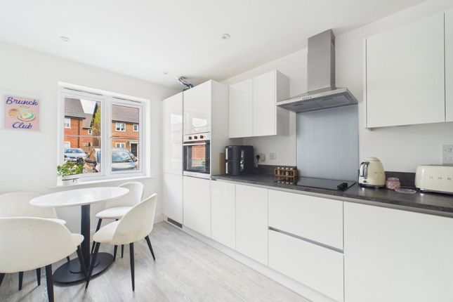 6 Willowherb Drive, Horsham photo 3