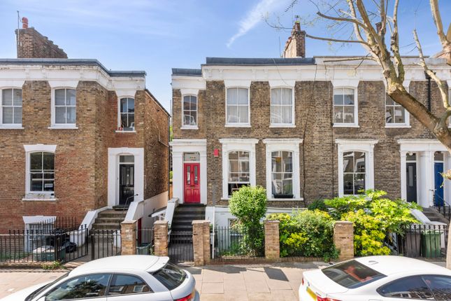 Thumbnail Flat for sale in Mildmay Rd, London