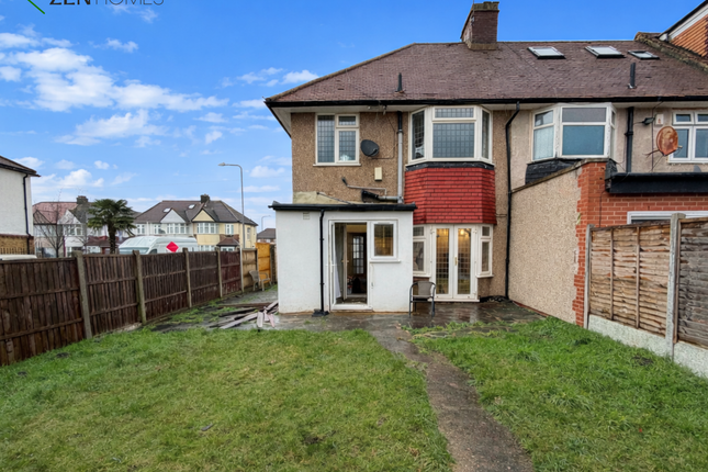 46 Stradbroke Grove, Ilford photo 2