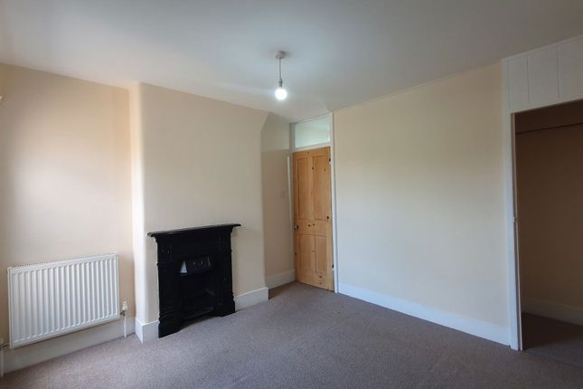 25, Hatfield Road, Watford photo 3