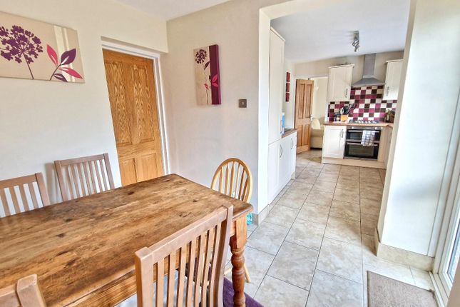 Waveney Close, Bicester photo 3