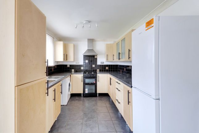 10, Dalroy Close, South Ockendon photo 4