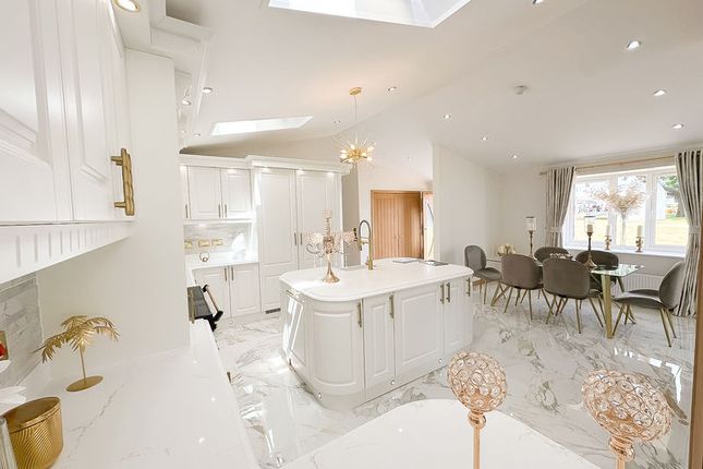 11 Nightingale Rise, Weybridge Park Estate, Addlestone photo 4