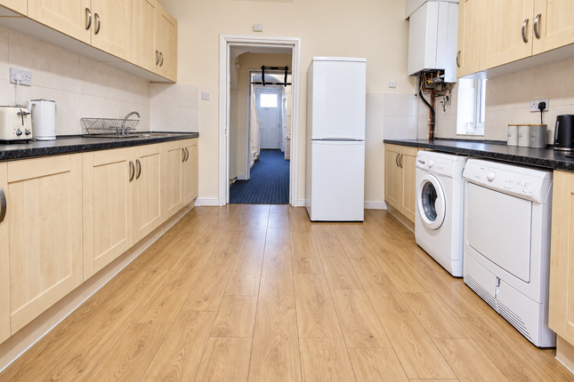 62, Cardigan Road, Leeds photo 5