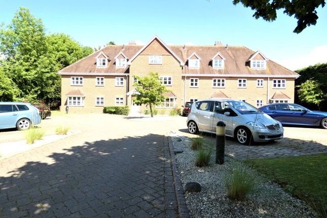 Flat to rent in Wessex Grange, Reading Road, Sherfield-On-Loddon, Hook