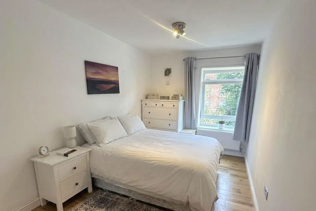 Flat 15,, Falcon House, Wimbledon photo 4